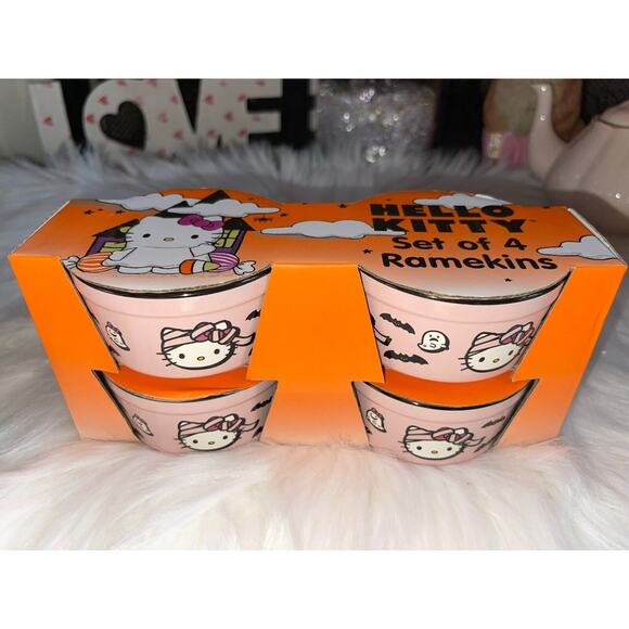 NEW Hello Kitty Halloween Pink Mummy Set of 4 Ceramic Round...